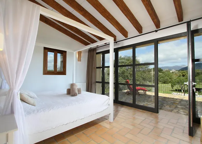 Olivo De La Roca Villa *