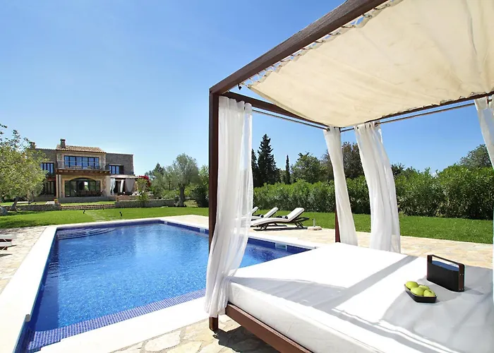 Olivo De La Roca Villa *